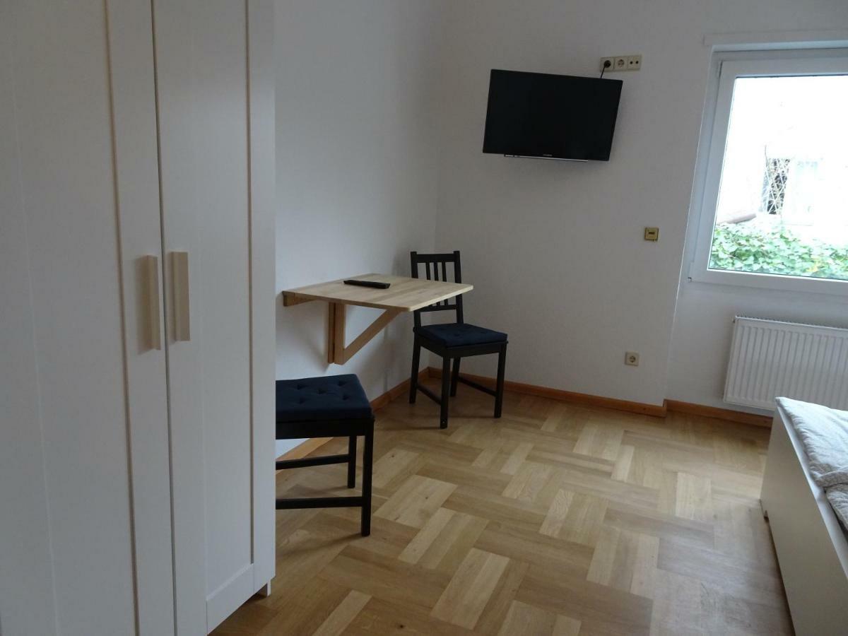Zimmer Am Museum Speyer Buitenkant foto